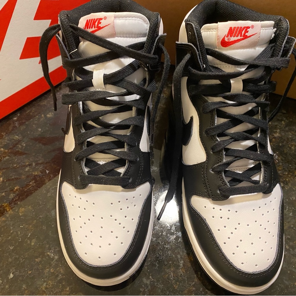 New Nike Dunk High •Wmns 9.5/Mns 8•White/University Red/Black•Style DD1869-103